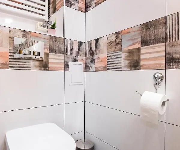 Classy Old Town - By Upstairs *